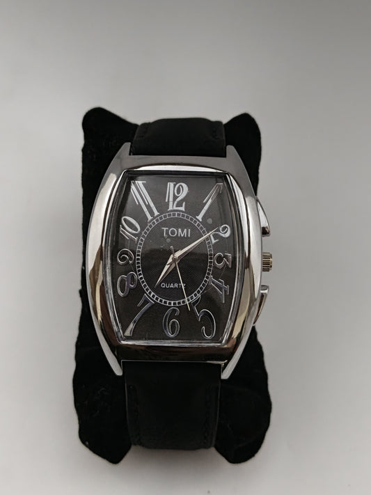 Tomi Quartz Watch With Bold Premium Dial